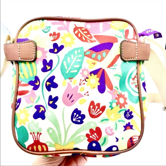 Lilly Bloom bright bold floral print casual cross - Picture 2 of 5